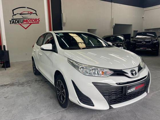 TOYOTA YARIS 1.3 16V FLEX XL LIVE MANUAL TOYOTA YARIS 1.3 16V FLEX XL LIVE MANUAL